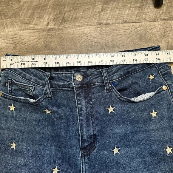 ALTERED SHORT Judy Blue Star Embroidered Super Flare Jeans Size 13 / 31 - Picture 6 of 8